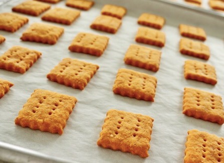 Cheddar Cheese Crackers (complete 100% total knock-offs) from my culinary class, “Cook Outside the Box” go ahead…get cheesy! 