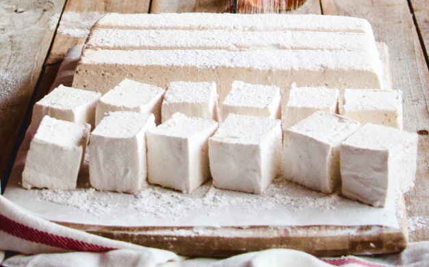 Homemade Holiday Marshmallows! 