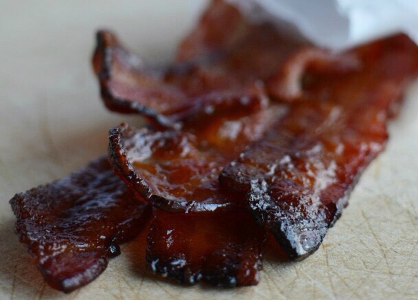 Drunken Bacon for that “Grown-up” Sunday Brunch you’ve been longing for ! (This Bacon is Hot, Sweet and Sticky, so be prepared to have   “Breakfast in Bed!”&nbsp;)