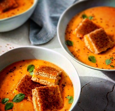 30 Minute Creamy Homemade Tomato Soup with Grilled Cheese&nbsp;Croutons!