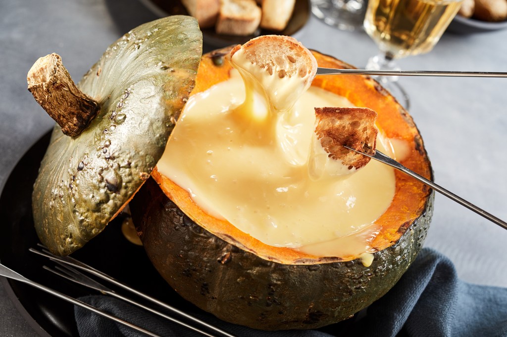 Ultimate Cheese Fondue Recipe in Winter&nbsp;Squash